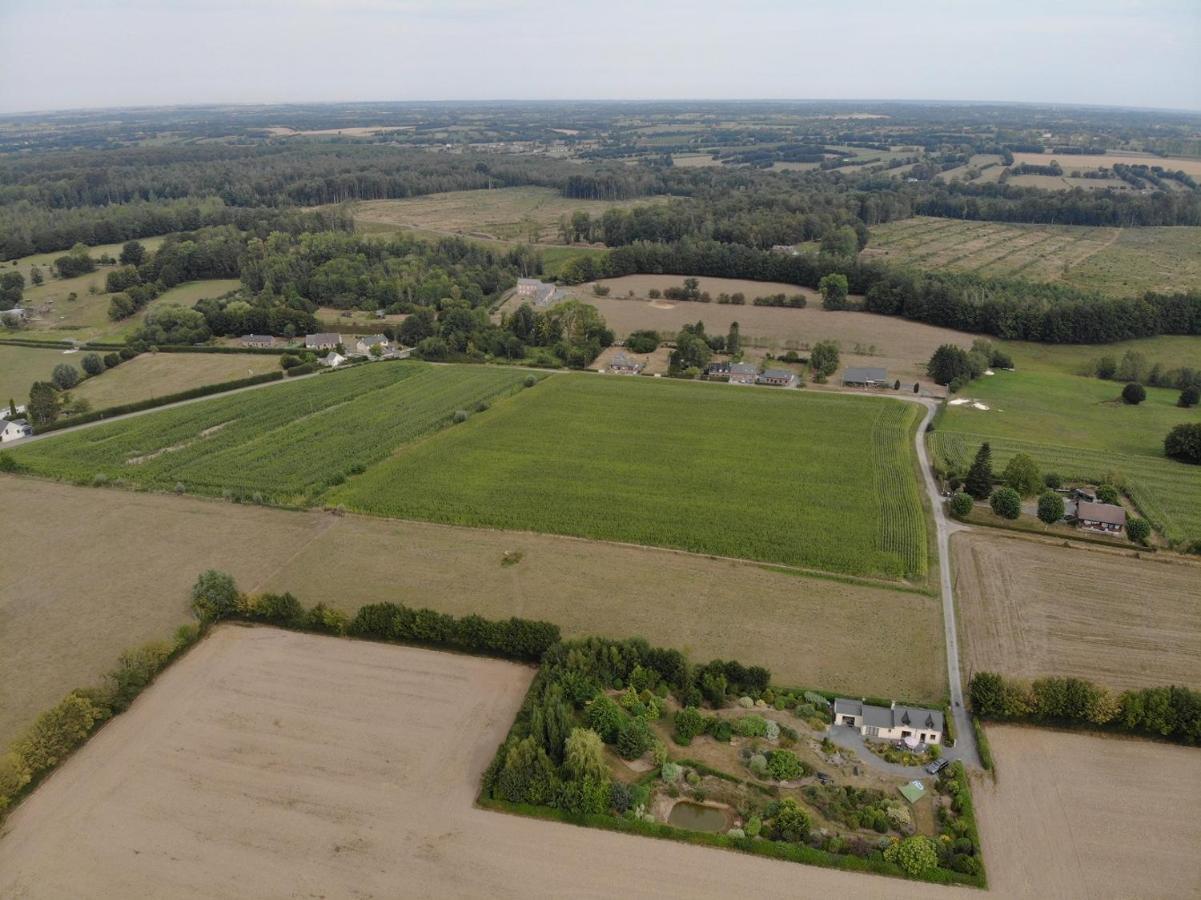 Gite La Grenouillere Esqueheries Exterior foto
