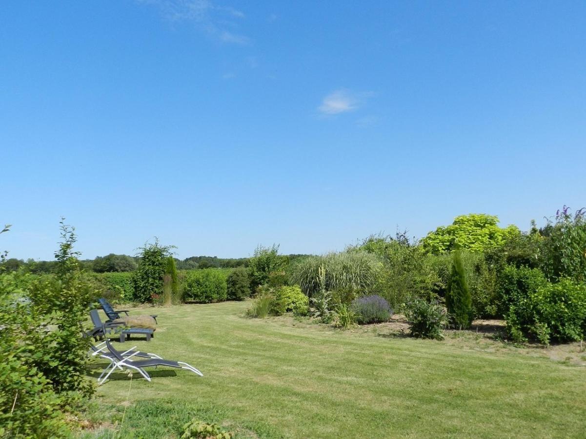 Gite La Grenouillere Esqueheries Exterior foto
