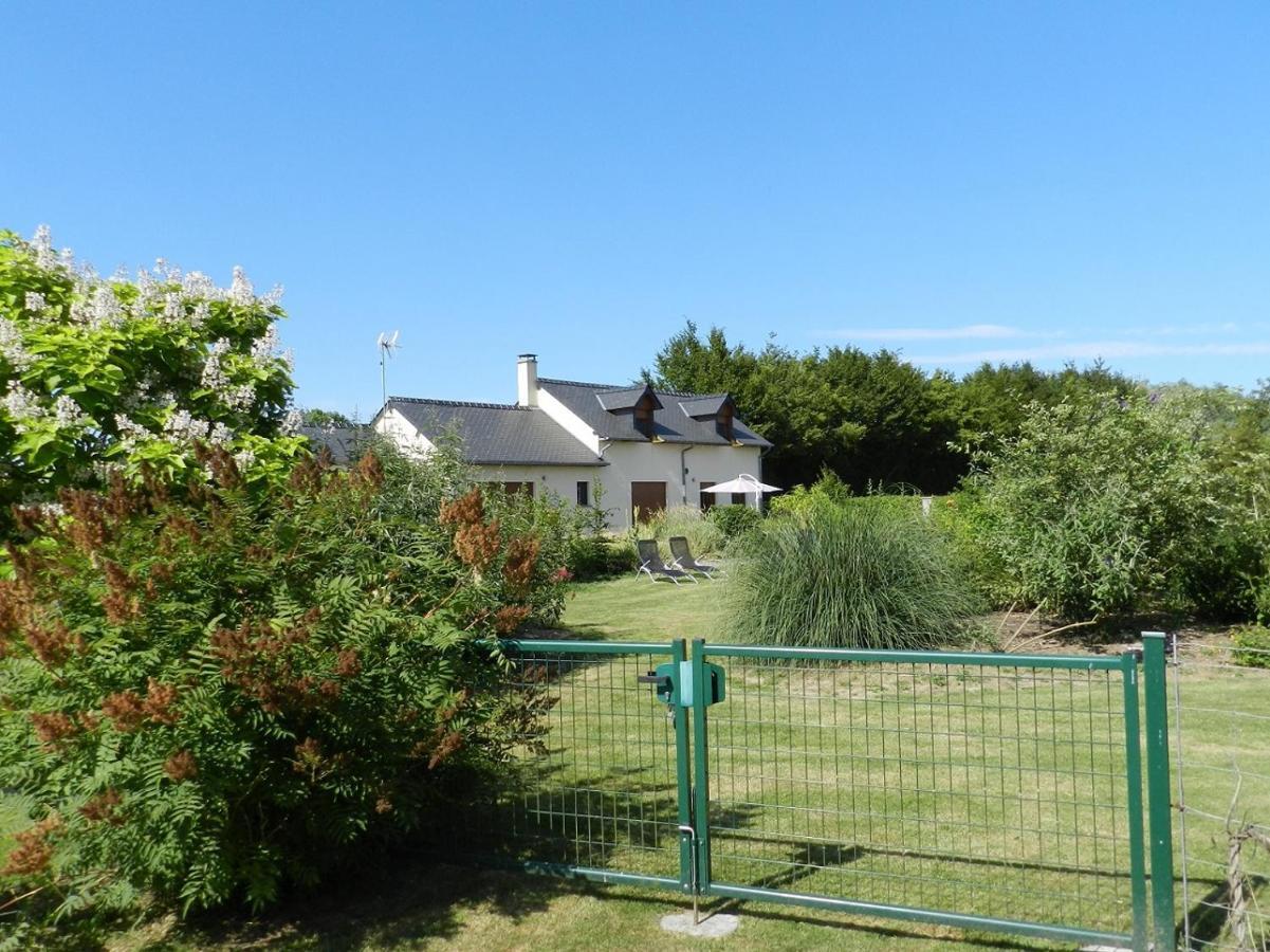 Gite La Grenouillere Esqueheries Exterior foto